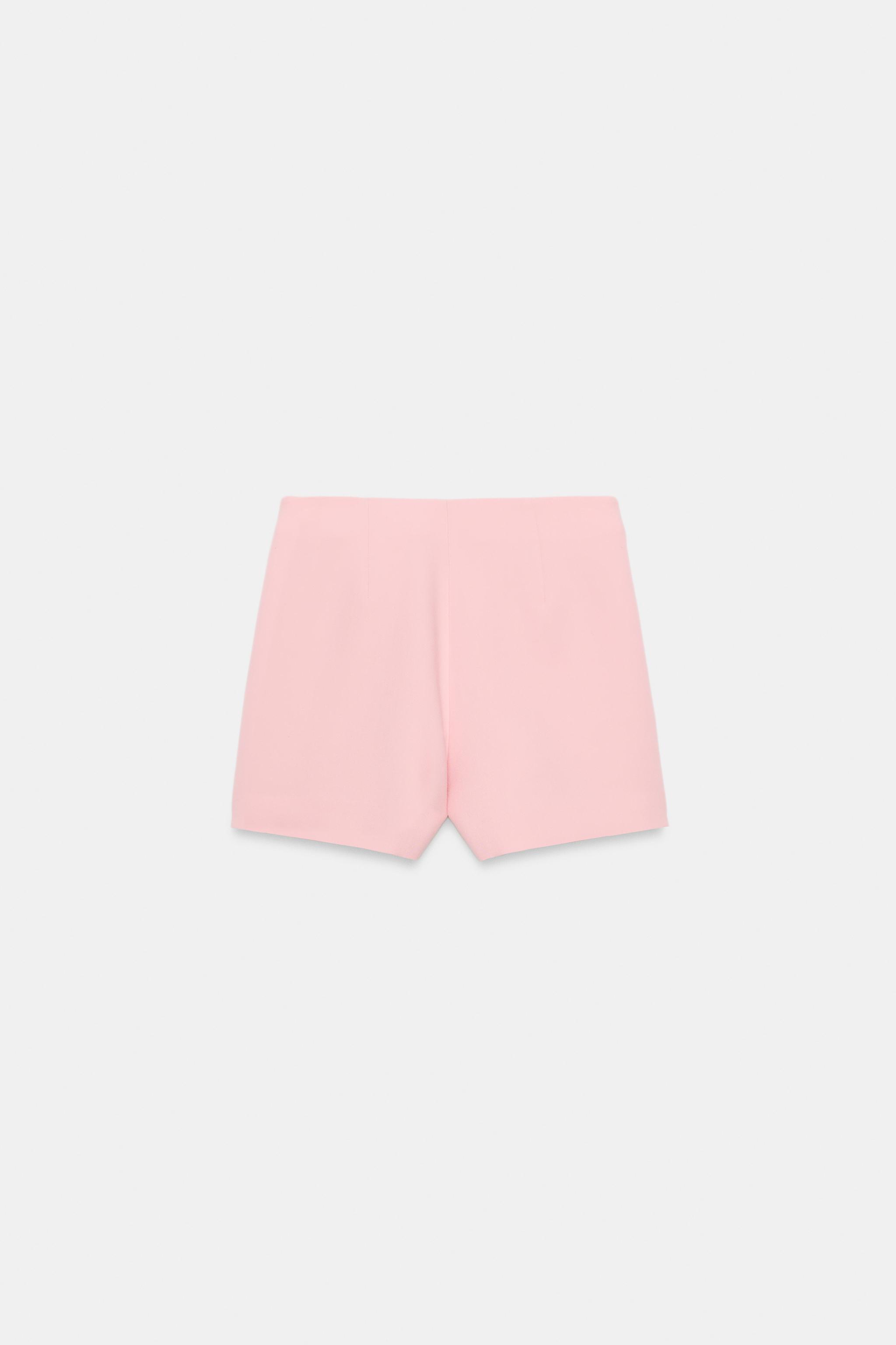 ASYMMETRIC SKORT WITH APPLIQUÉ